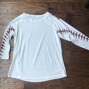 Baseball sleeve raglan